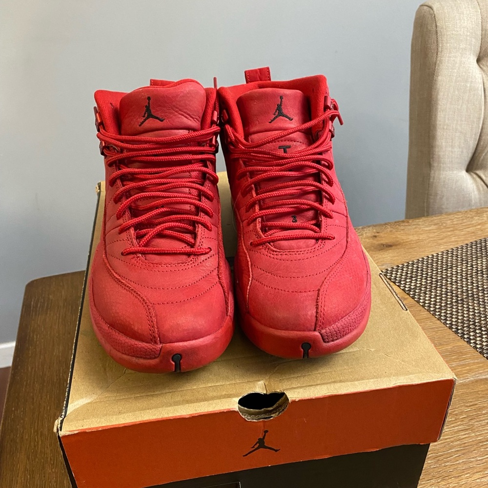 Gym Red Jordan 12